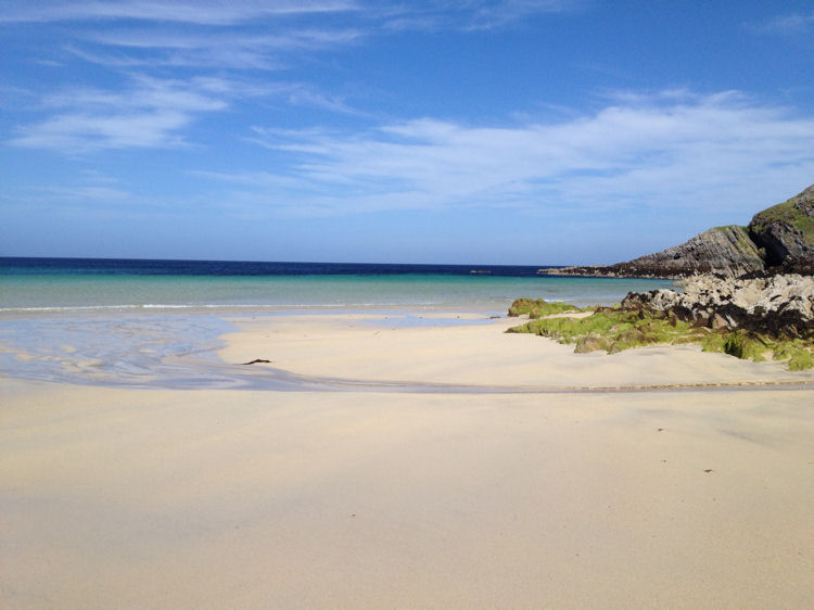 Tràigh Feall and rocks