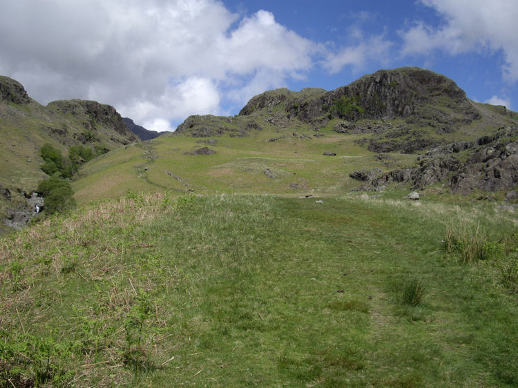 Looking up to Throstlehow Crag