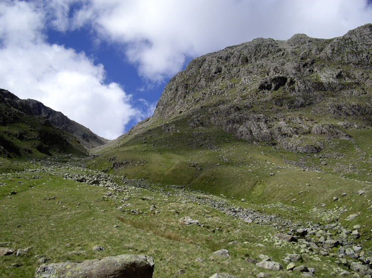 Turn to the NW to head up Little Narrowcove