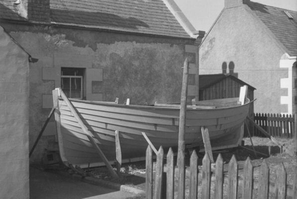 The completed hull in the back yard of 28 Seafield Street The completed hull in the back yard of 28 Seafield Street