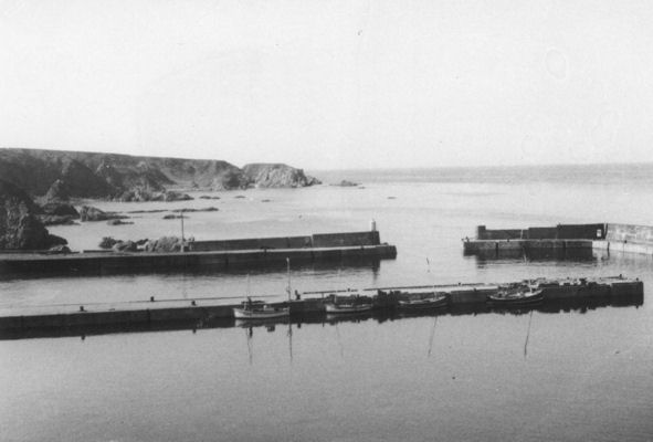 'Constancy' BCK225 moored (left) against Portknockie Harbour pier c1968
