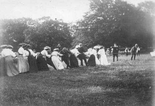 The Strawberry Drive: Tug o' War The Strawberry Drive: Tug o' War